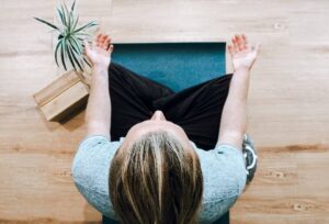 how does yoga reduce stress and anxiety